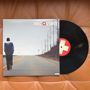 Eminem Vinyl 2 LP Record Recovery Album-Rihanna And More VG+ Condition